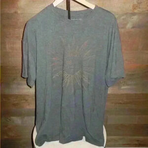 American Eagle gray t-shirt w/sun design - L/XL